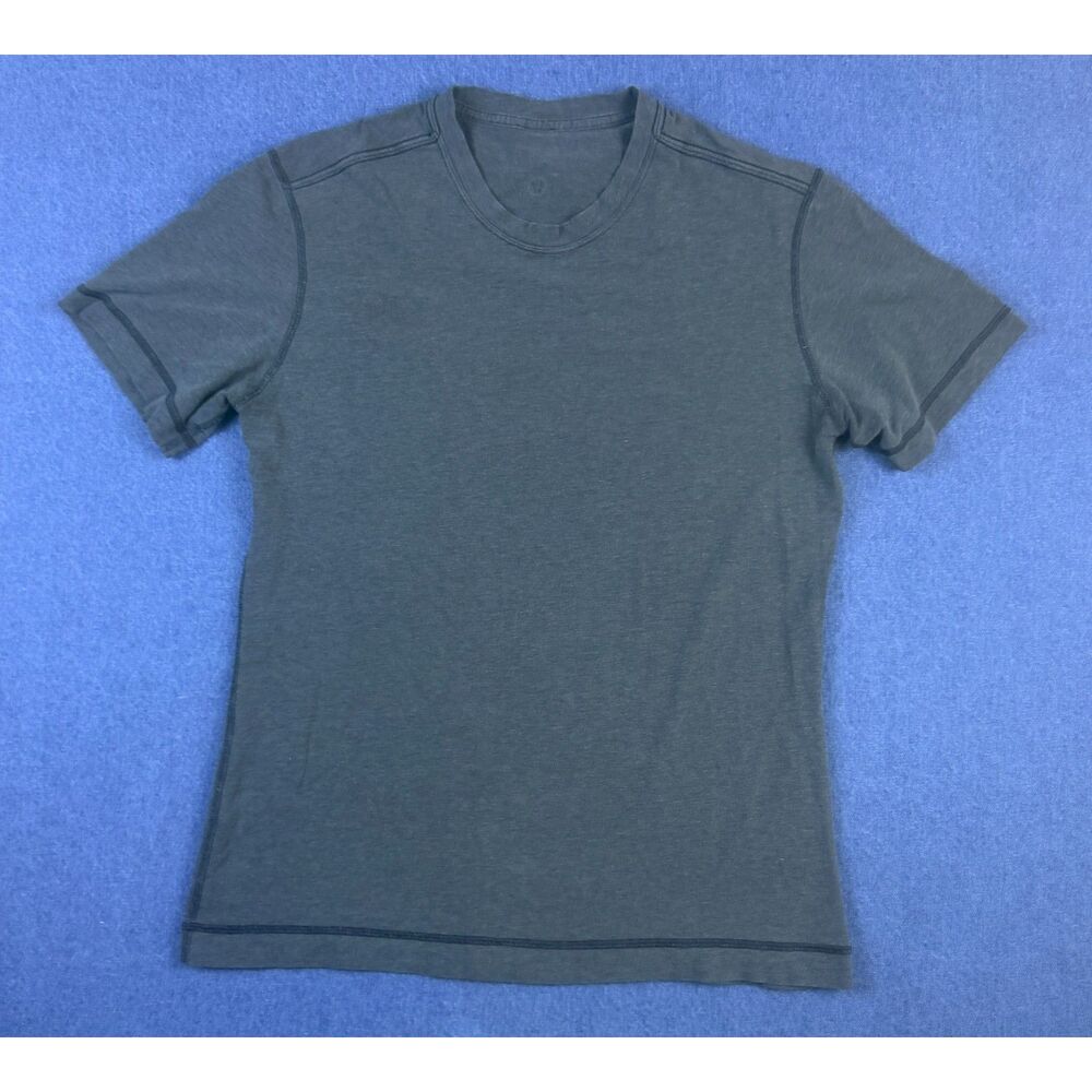 Lululemon Men’s Gray Short Sleeve Performance Athletic Workout Shirt